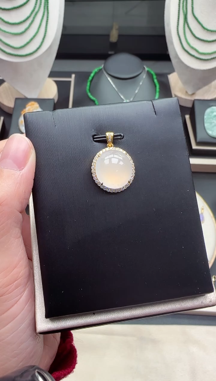 【闪购商品】翡翠项链18K金镶嵌【海莎一口翠】翡翠挂件1