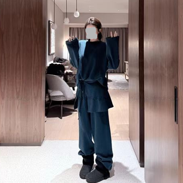 2025年秋冬韩系三件套'宽松圆领针织衫松紧腰阔腿裤洋气屁帘