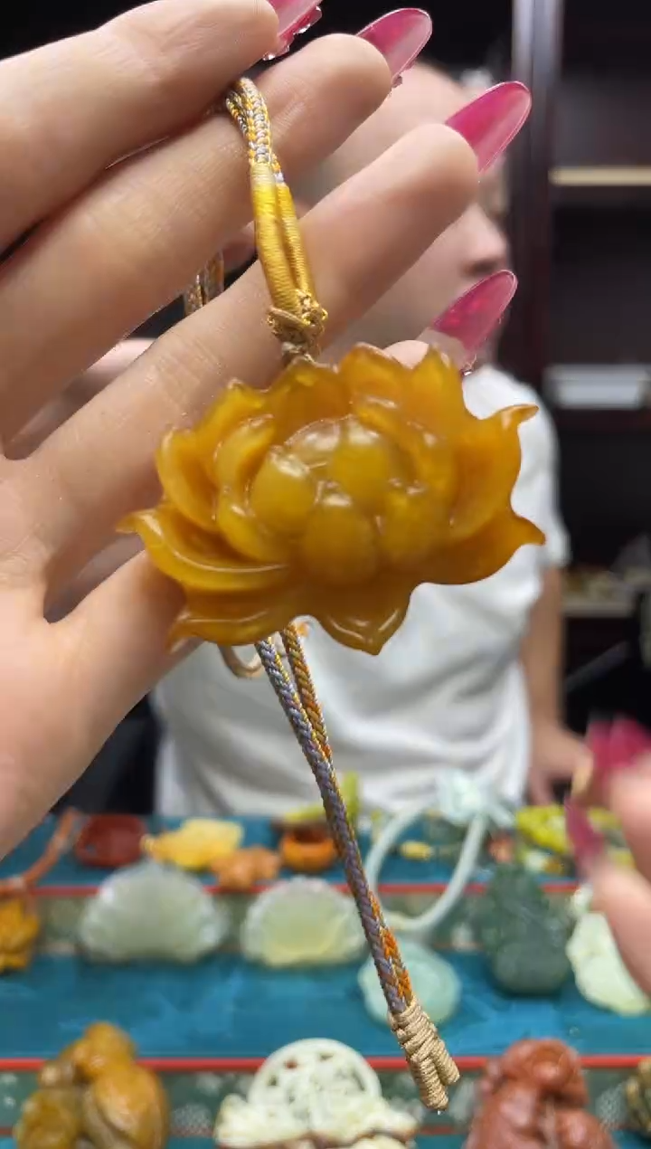 未镶嵌岫玉吊坠·