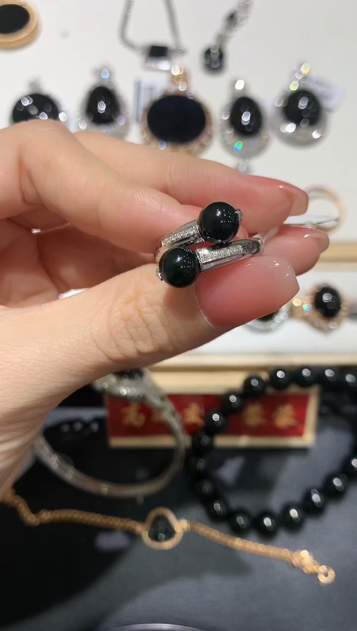 【闪购商品】翡翠吊坠(不含链)18K金镶嵌团购1