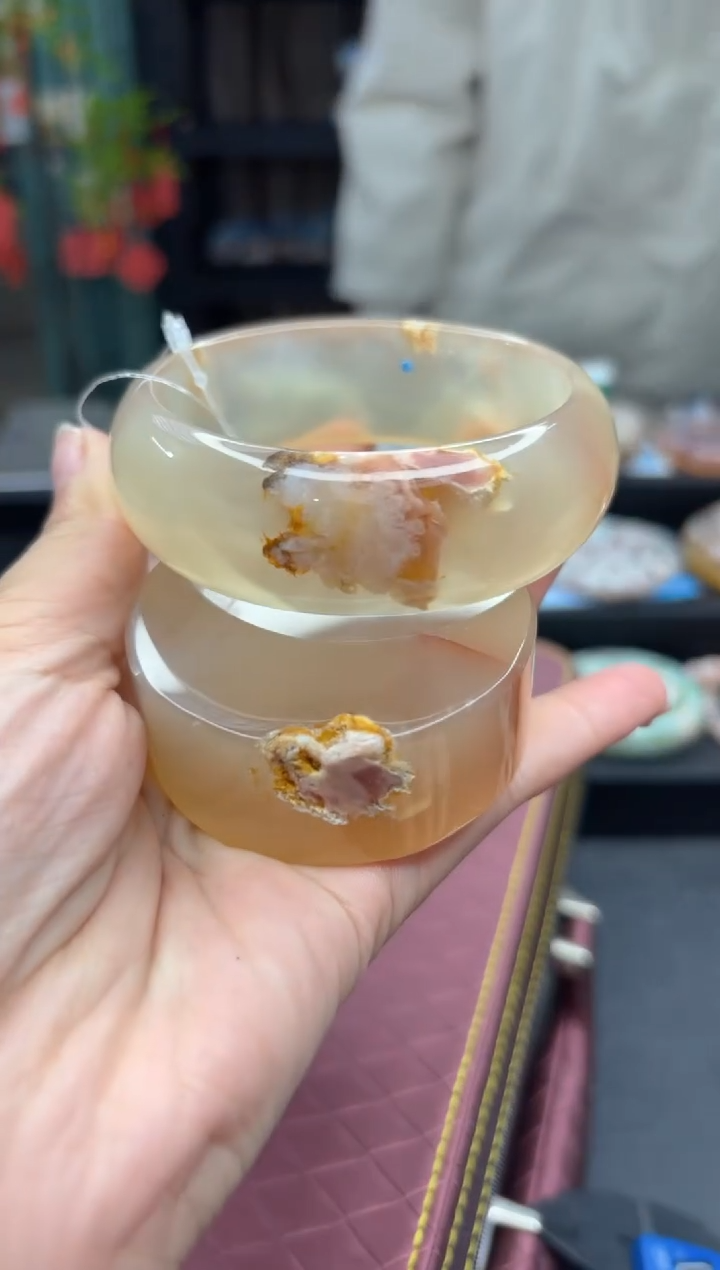 【闪购商品】石英质玉手镯未镶嵌188（61圈赠送镯心）