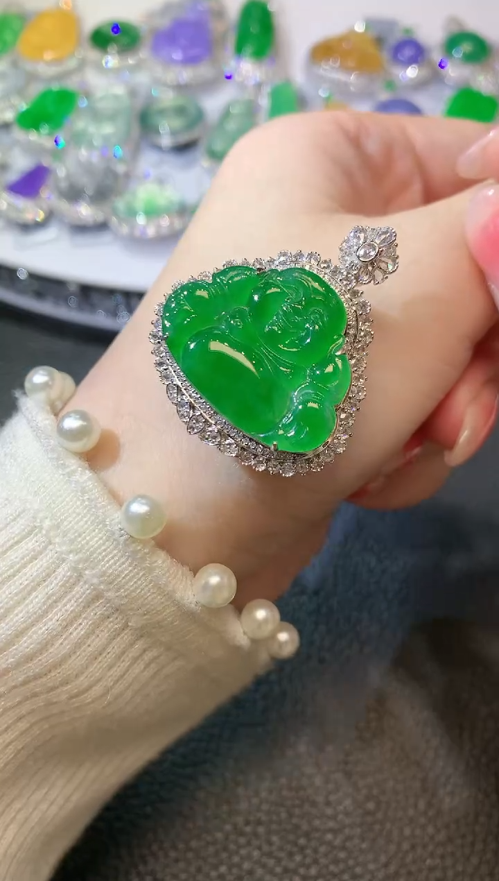 【闪购商品】翡翠吊坠(不含链)18K金镶嵌C85 