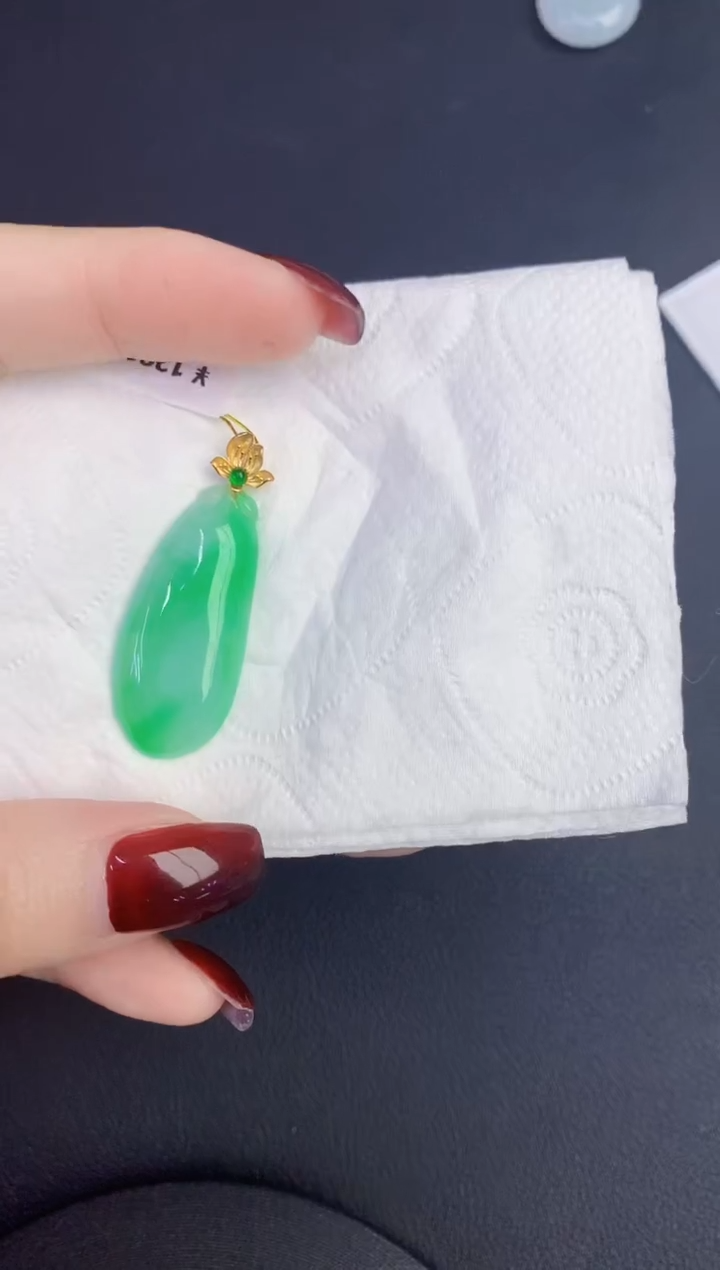 颈饰18K金镶嵌翡翠缅甸天然翡翠a货