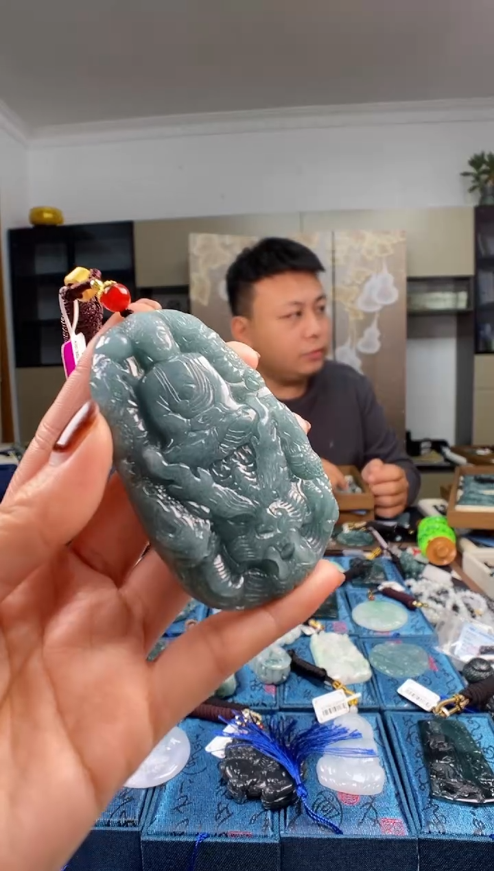 颈饰未镶嵌翡翠多样性发其一