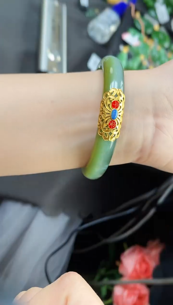 【闪购商品】和田玉手镯18K金镶嵌60多样性发一Z