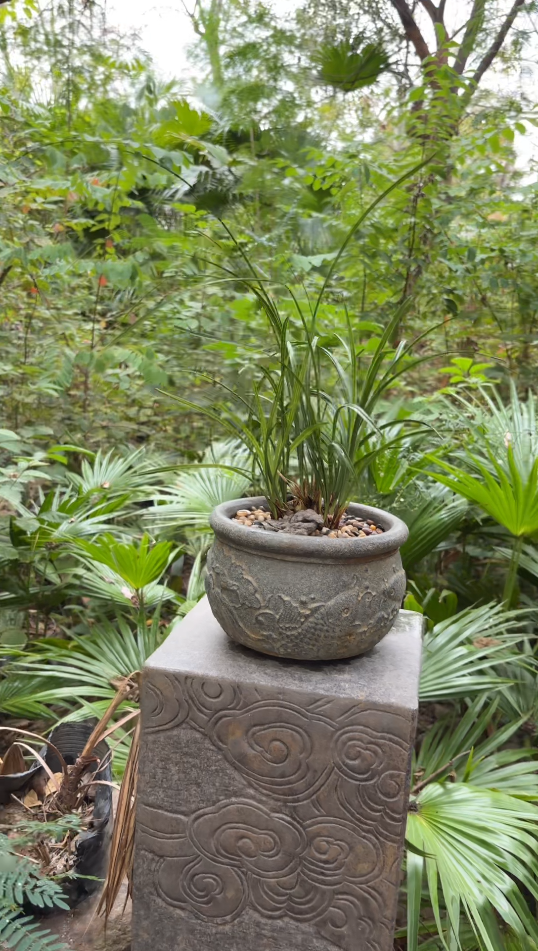 人造石年年有鱼花器