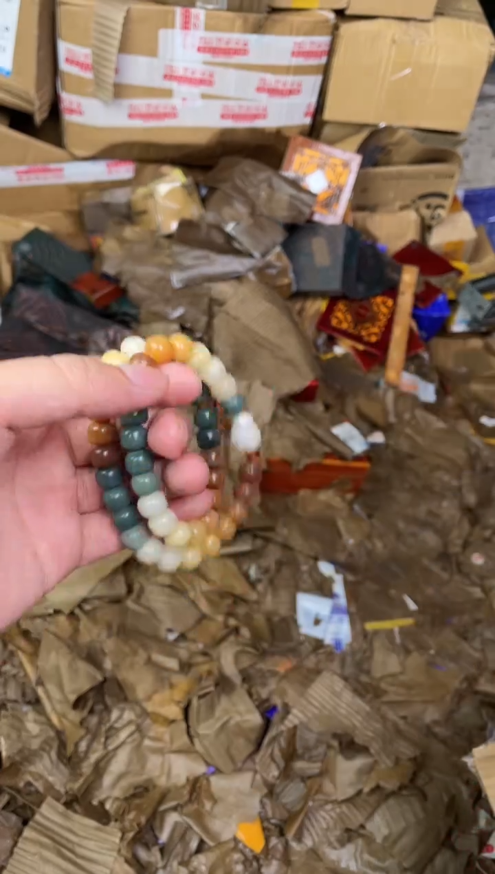 木质非金属捧月文创福利闪购商品无礼盒