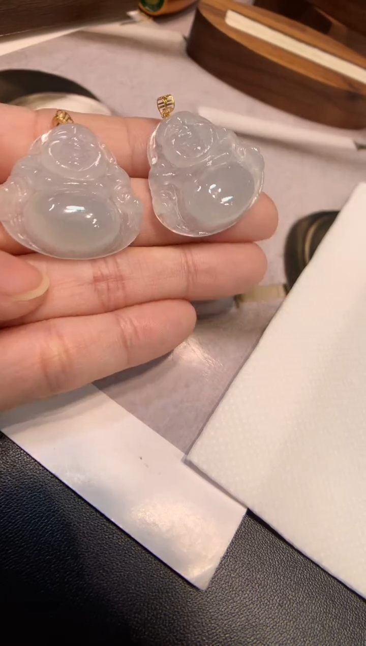 颈饰18K金镶嵌翡翠佛 多样性发一件