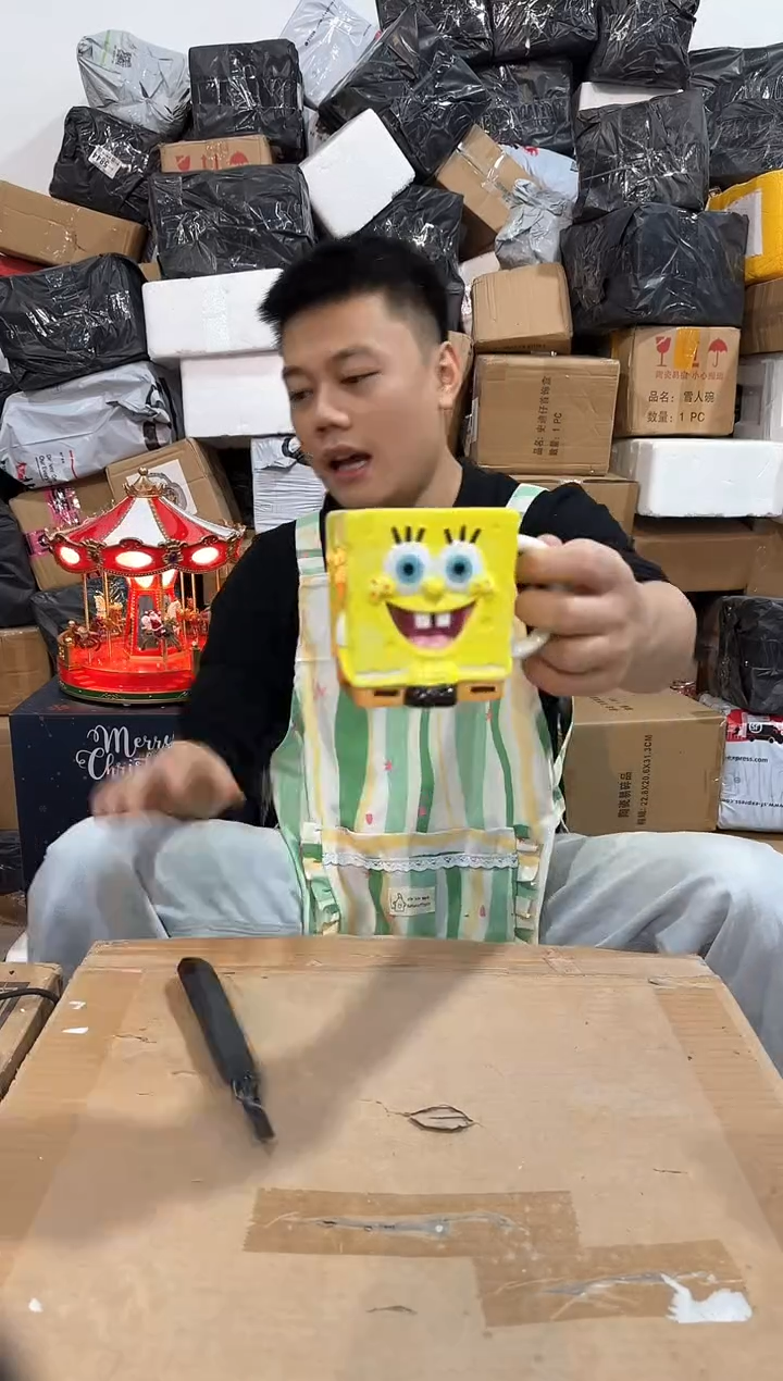 瓷片海绵宝宝方形杯