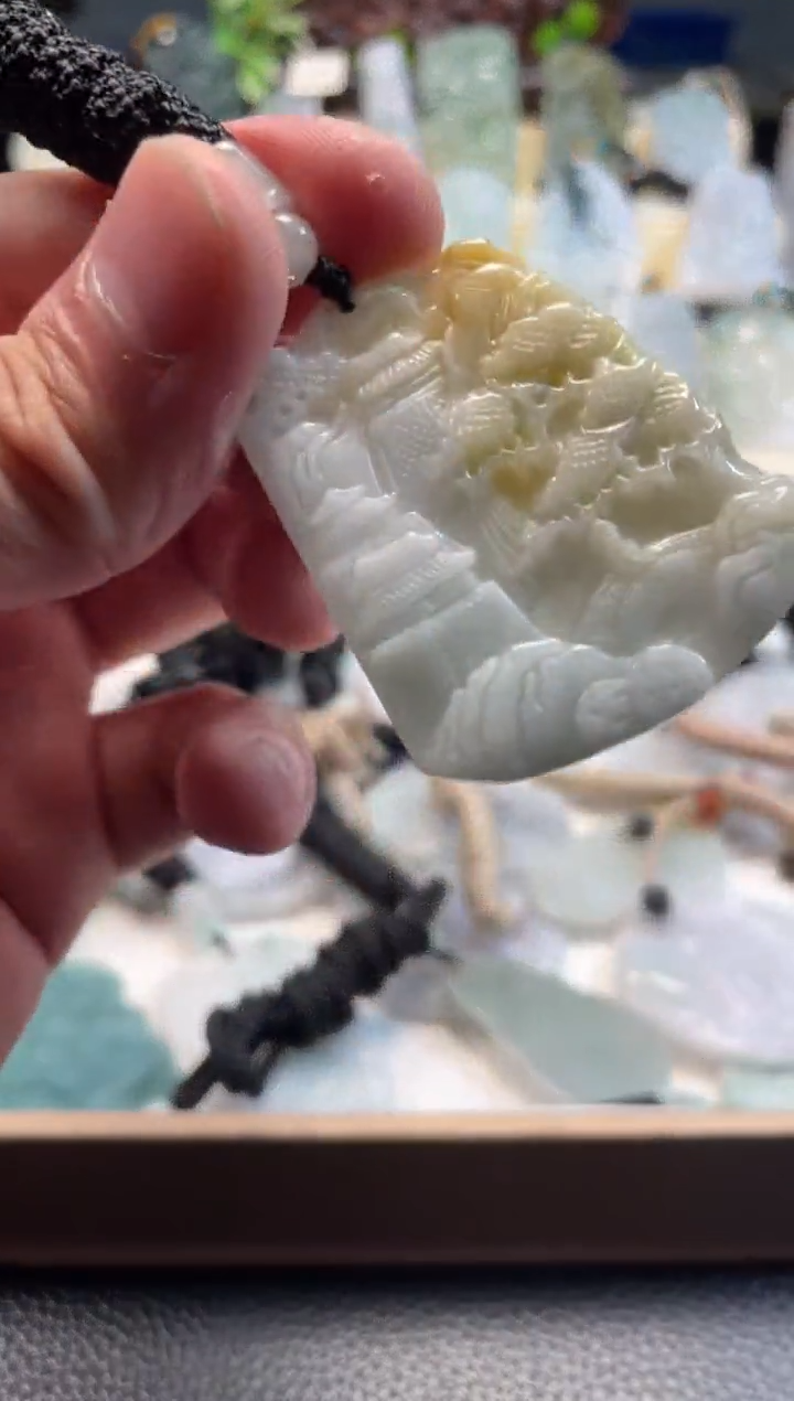 颈饰未镶嵌翡翠12/08/216