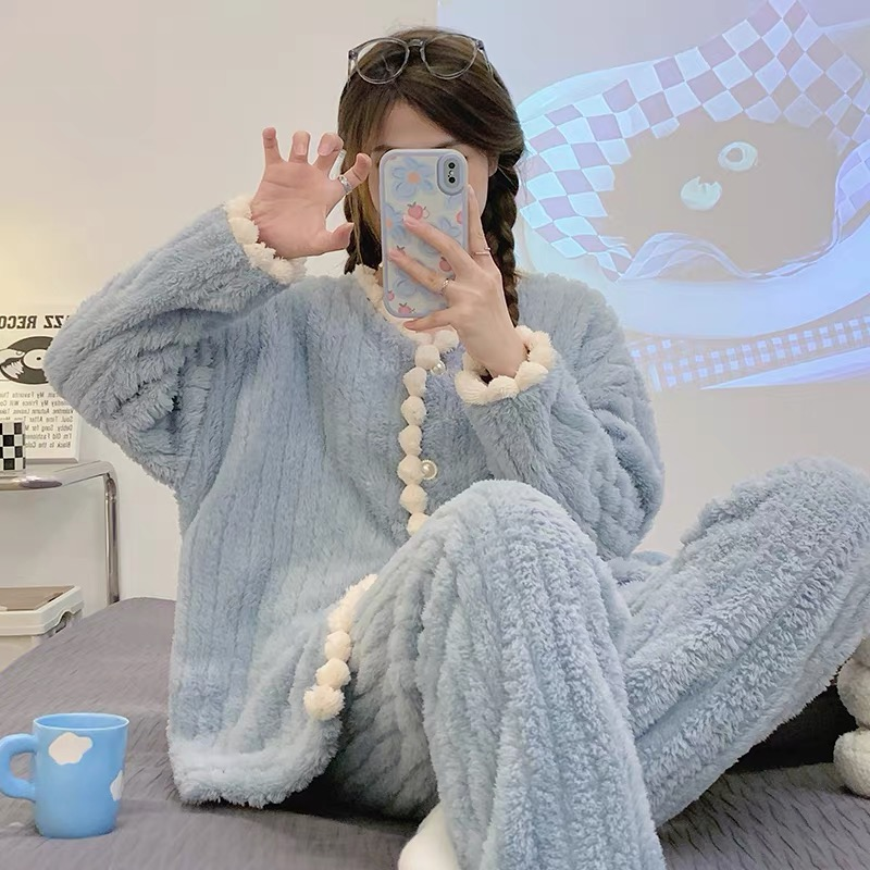 甜美保暖法兰绒冬季长袖圆领家居服套装睡衣珊瑚绒加厚加绒可外穿