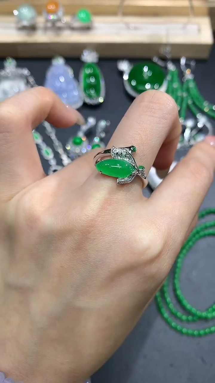 【闪购商品】翡翠戒指18K金镶嵌17团购