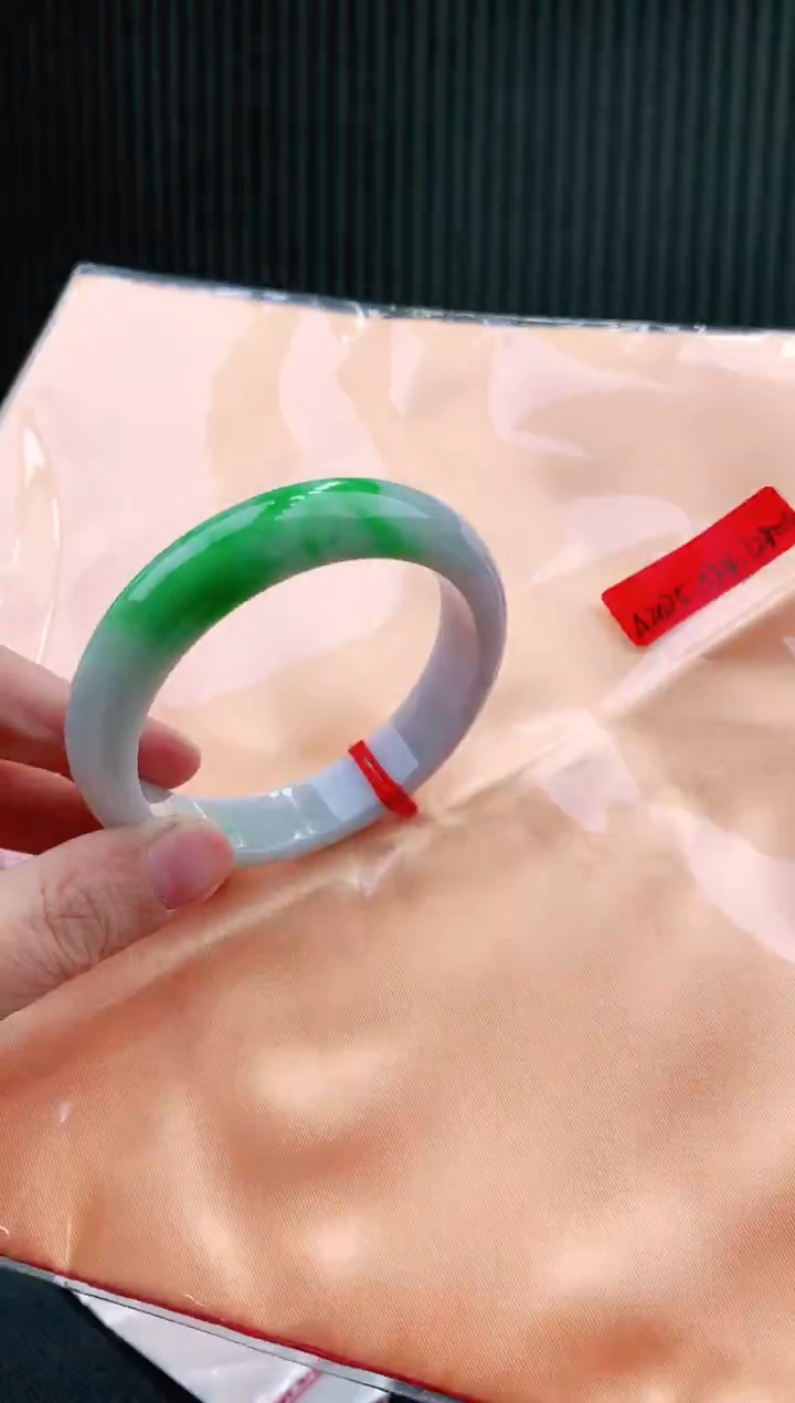 未镶嵌手镯翡翠57+