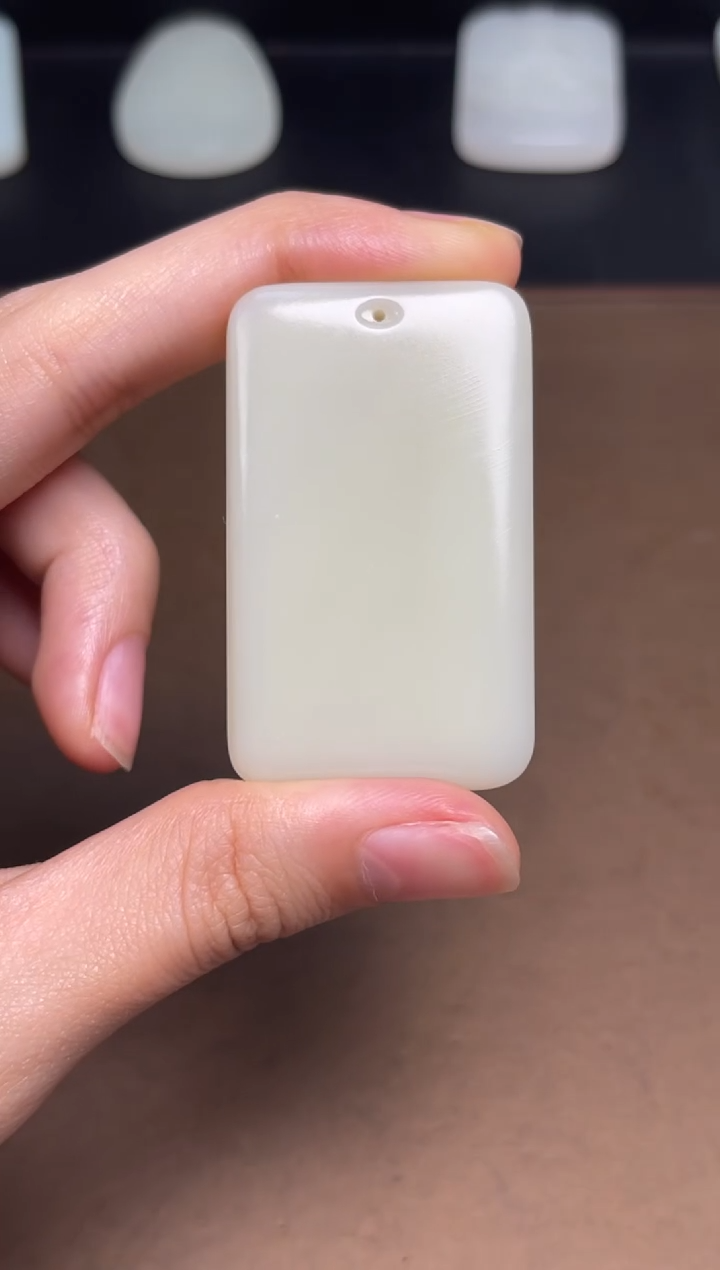 和田玉未镶嵌颈饰48 包容