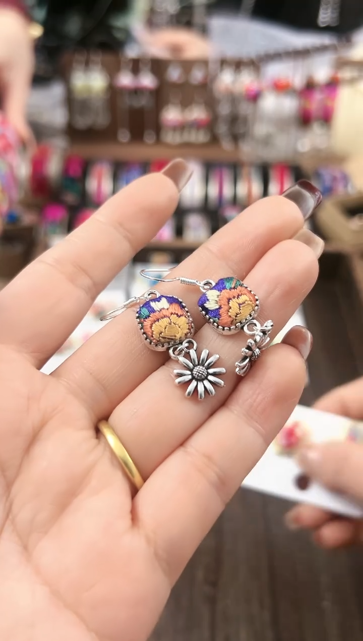 【闪购商品】织绣民族风老绣饰品216