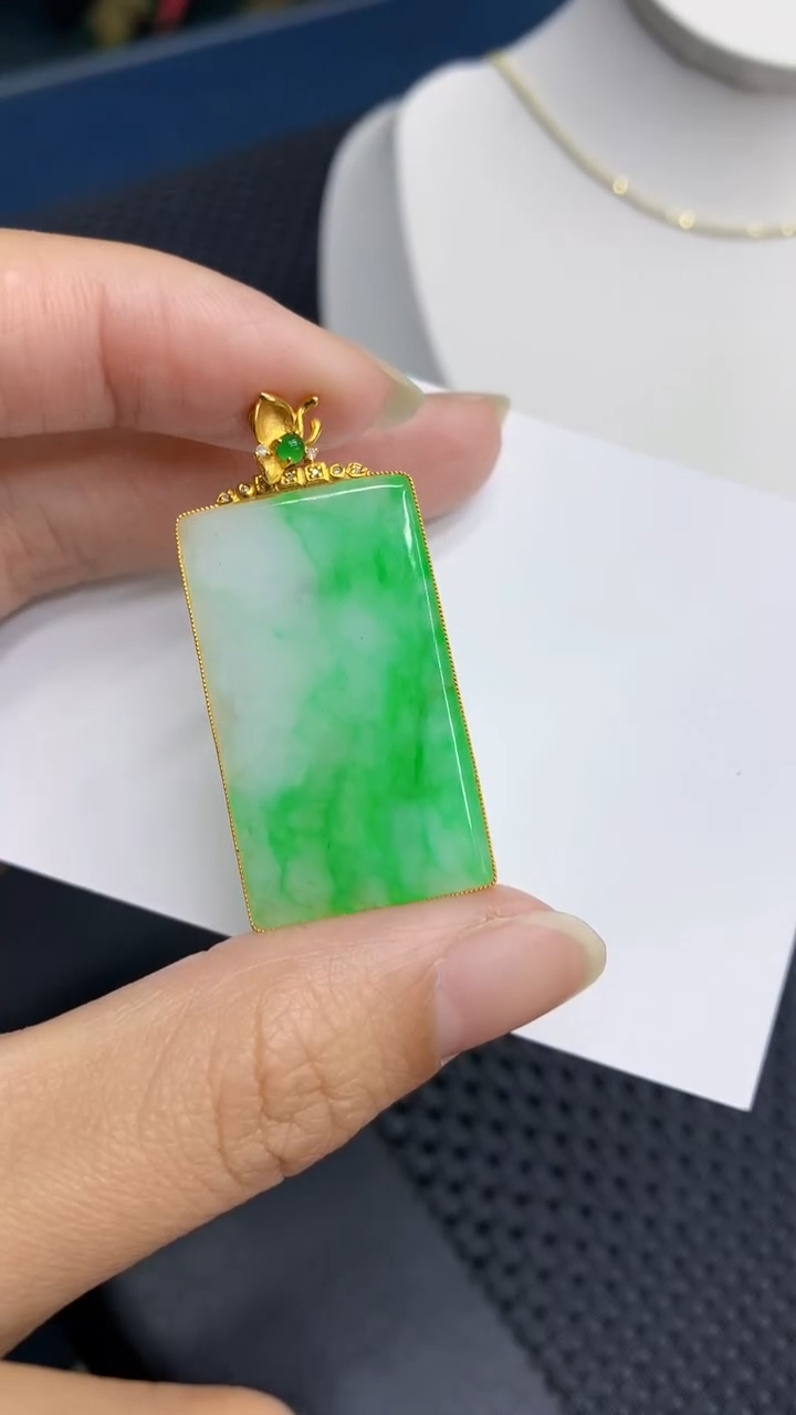 【闪购商品】翡翠颈饰18K金镶嵌            8