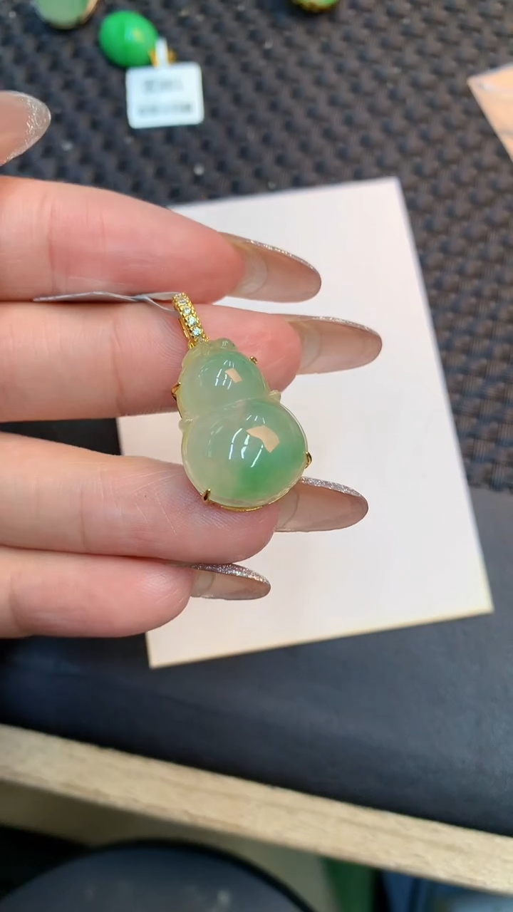 颈饰未镶嵌翡翠1