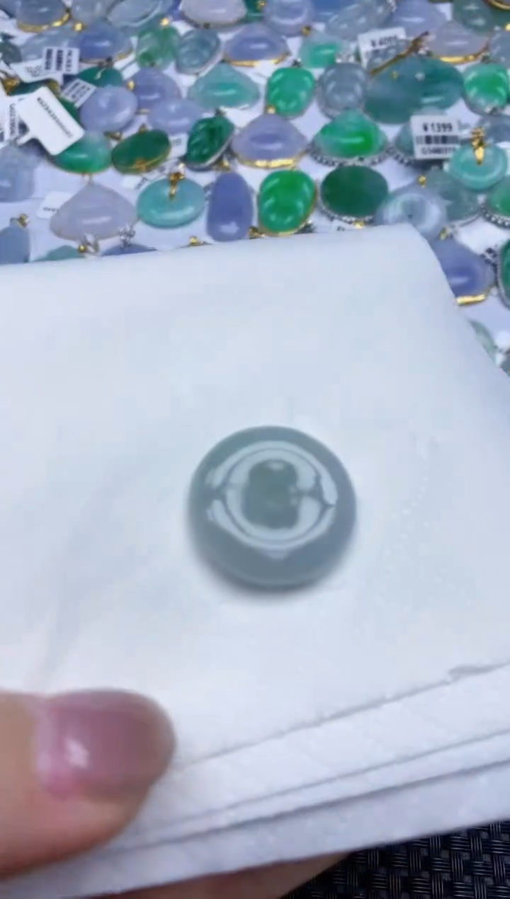 【闪购商品】翡翠颈饰未镶嵌天然翡翠A货