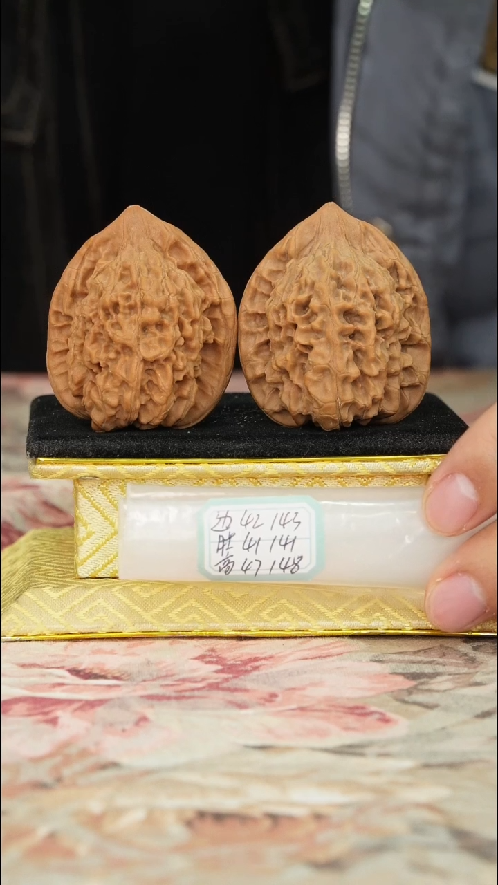 【闪购商品】文玩核桃把件官帽