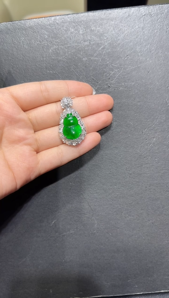 【闪购商品】翡翠吊坠(不含链)银S925镶嵌翡翠葫芦