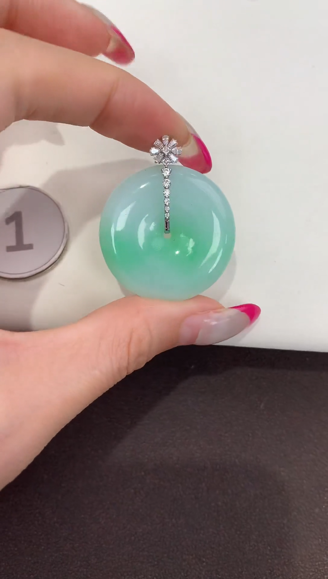 颈饰18K金镶嵌翡翠天然缅甸A货翡翠