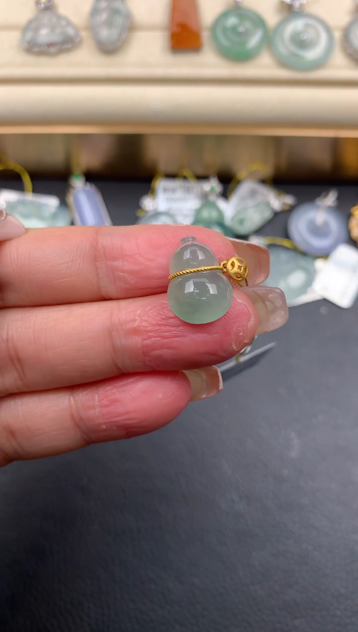 【闪购商品】翡翠颈饰18K金镶嵌D889