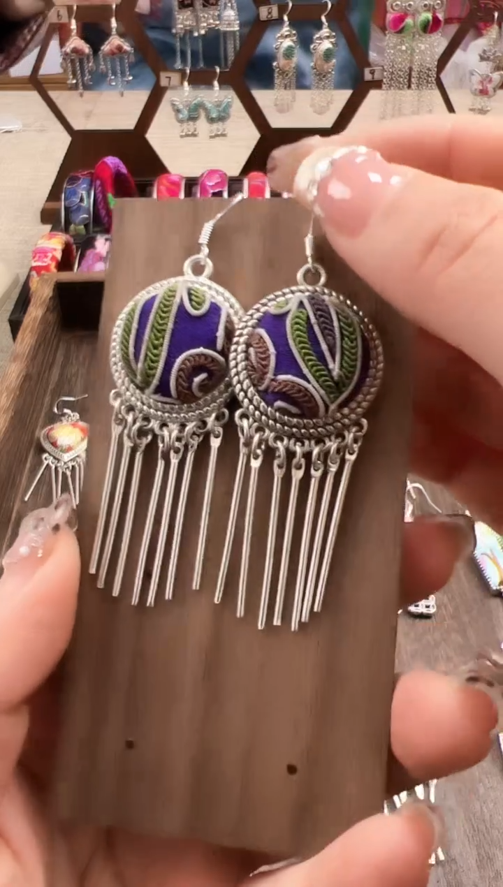 【闪购商品】织绣民族风老绣饰品526