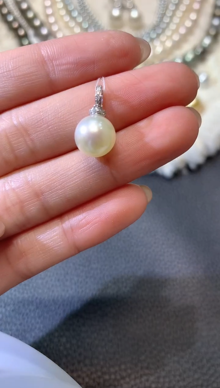 【闪购商品】海水珍珠吊坠18K金镶嵌D4