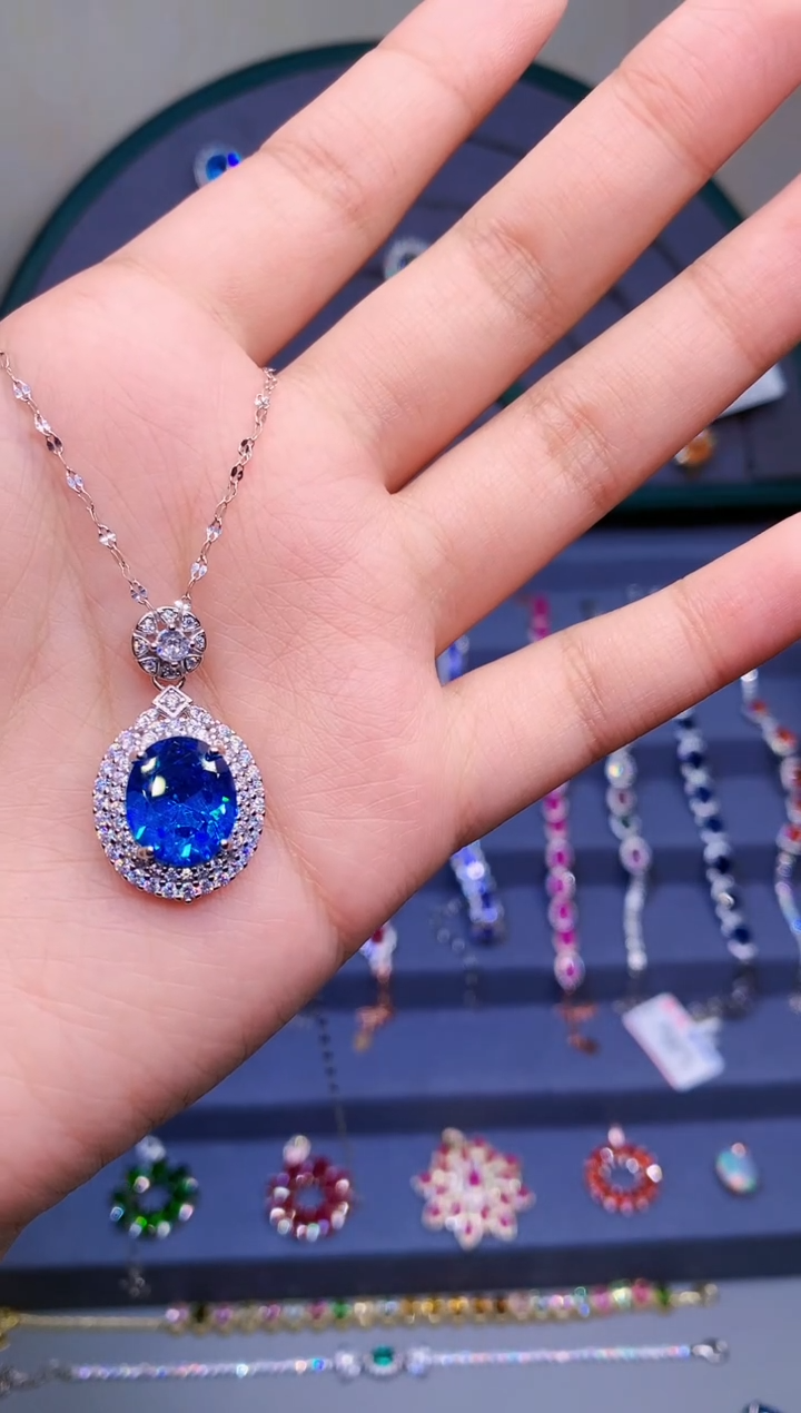 【闪购商品】托帕石颈饰银S925镶嵌5563