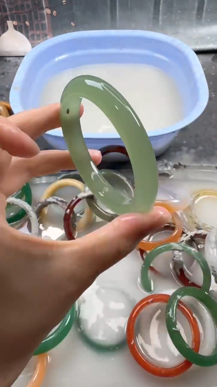 【闪购商品】石英质玉手镯未镶嵌113