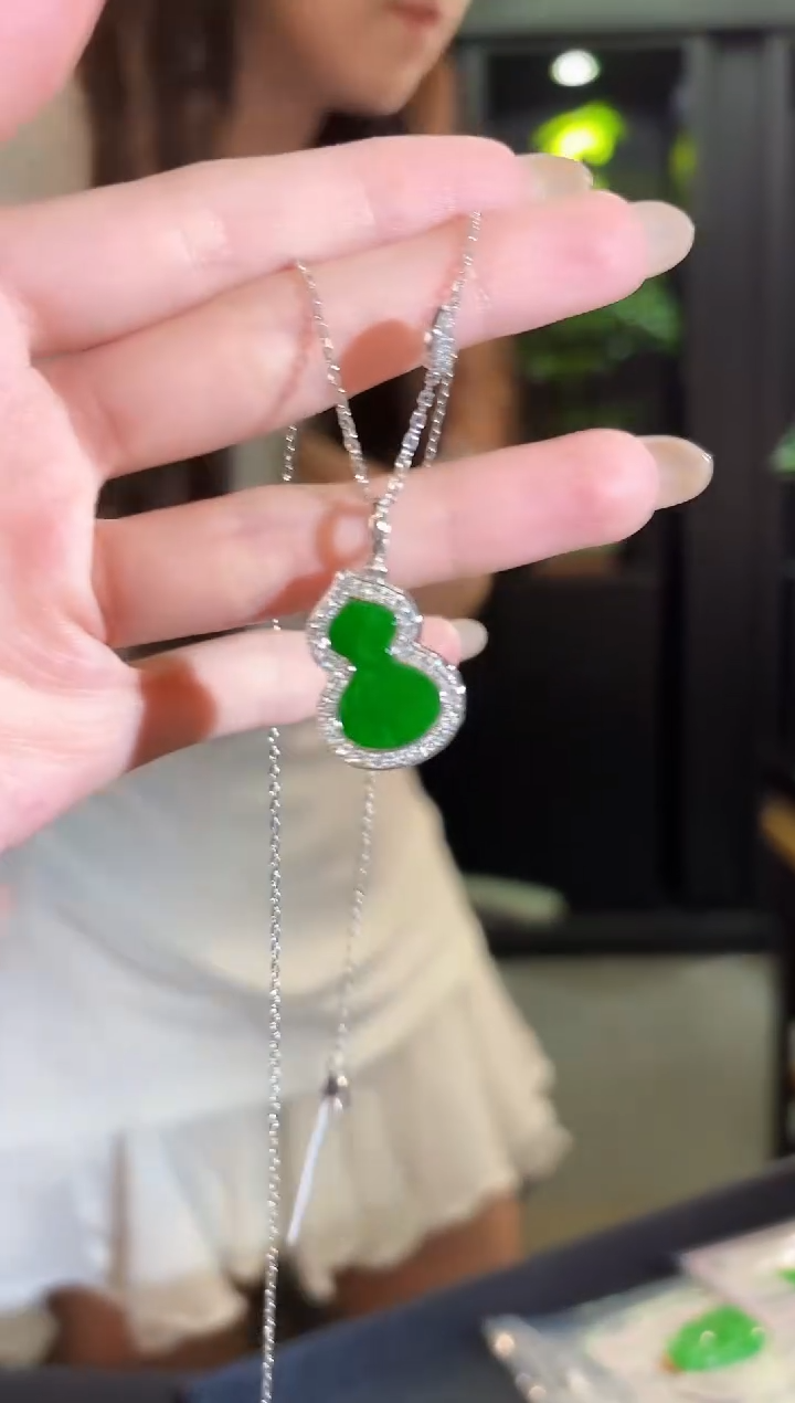 翡翠未镶嵌吊坠(赠链)868缅料A货/多样性发货/一件