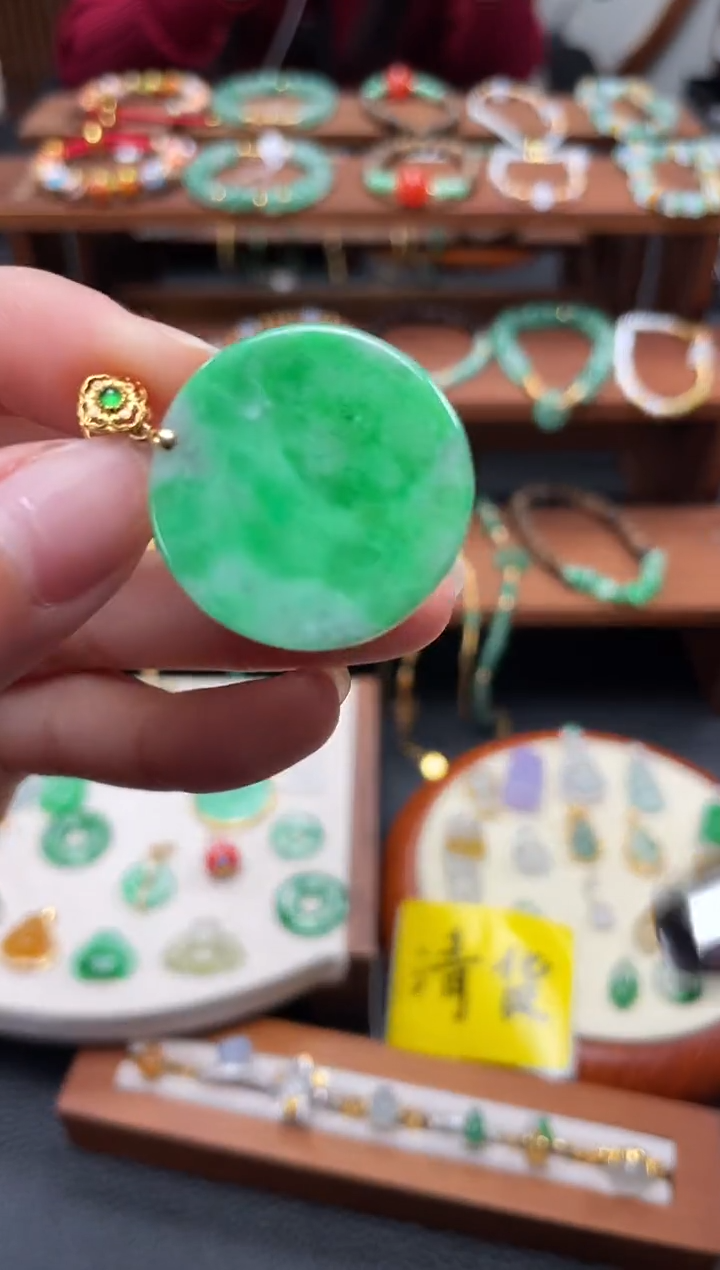 【闪购商品】翡翠吊坠(不含链)18K金镶嵌一个  JK410