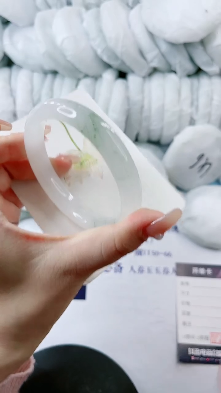 【闪购商品】石英质玉手镯未镶嵌0984734661-