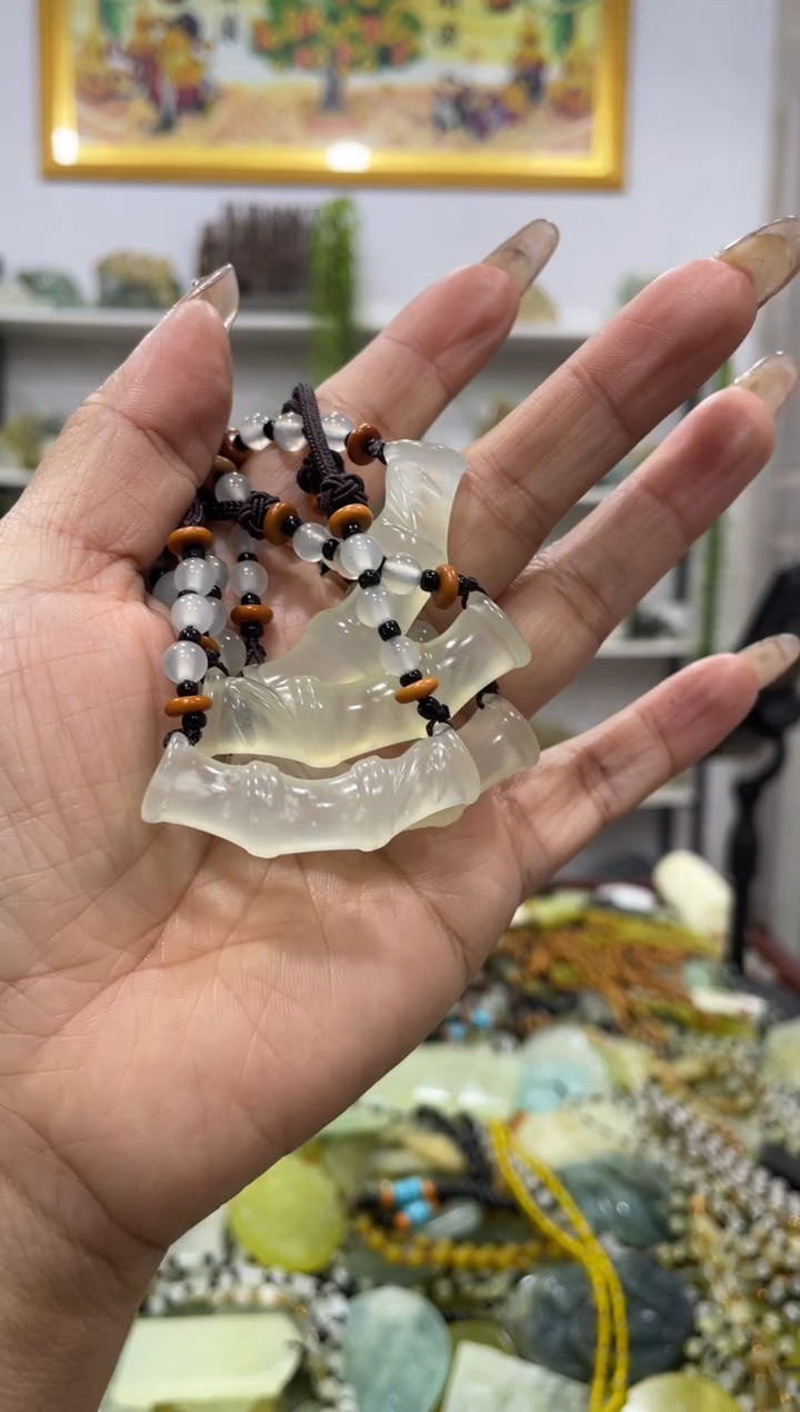 【闪购商品】岫玉吊坠未镶嵌多样性发货其中发一件