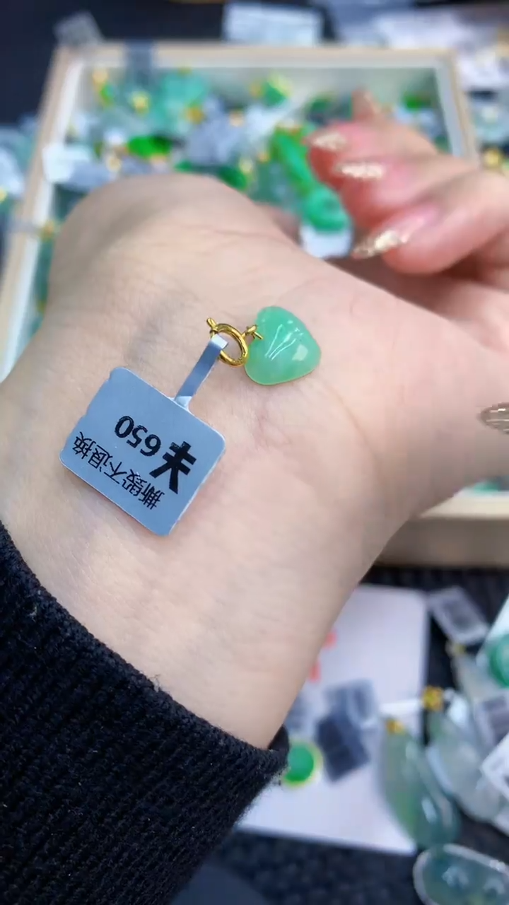 【闪购商品】翡翠银S925镶嵌颈饰            8