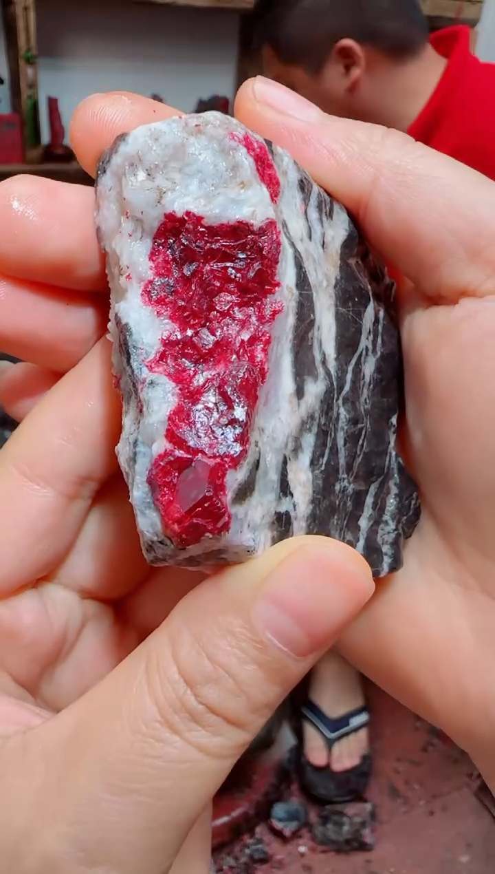 天然辰砂朱砂毛矿石12