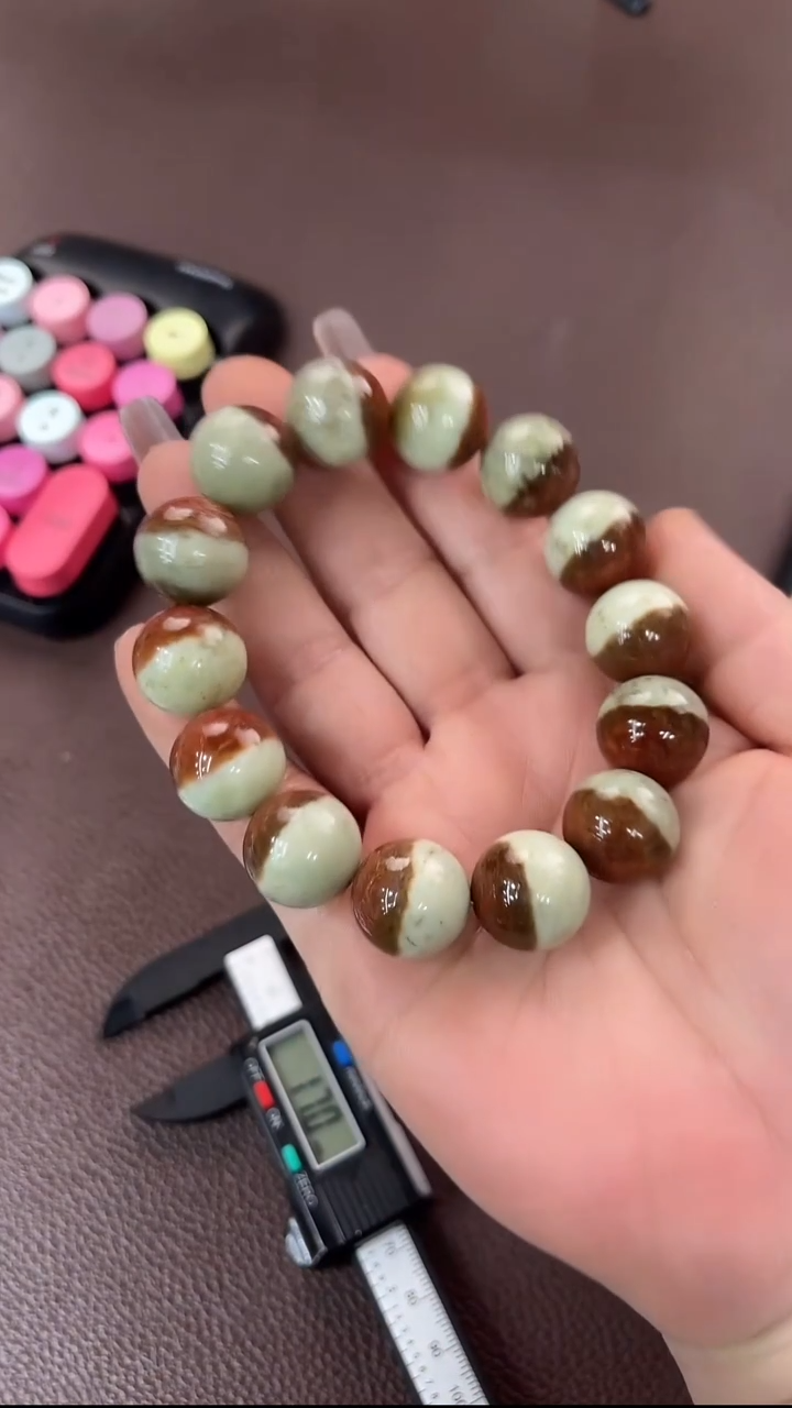 未镶嵌手链透闪石质玉手串