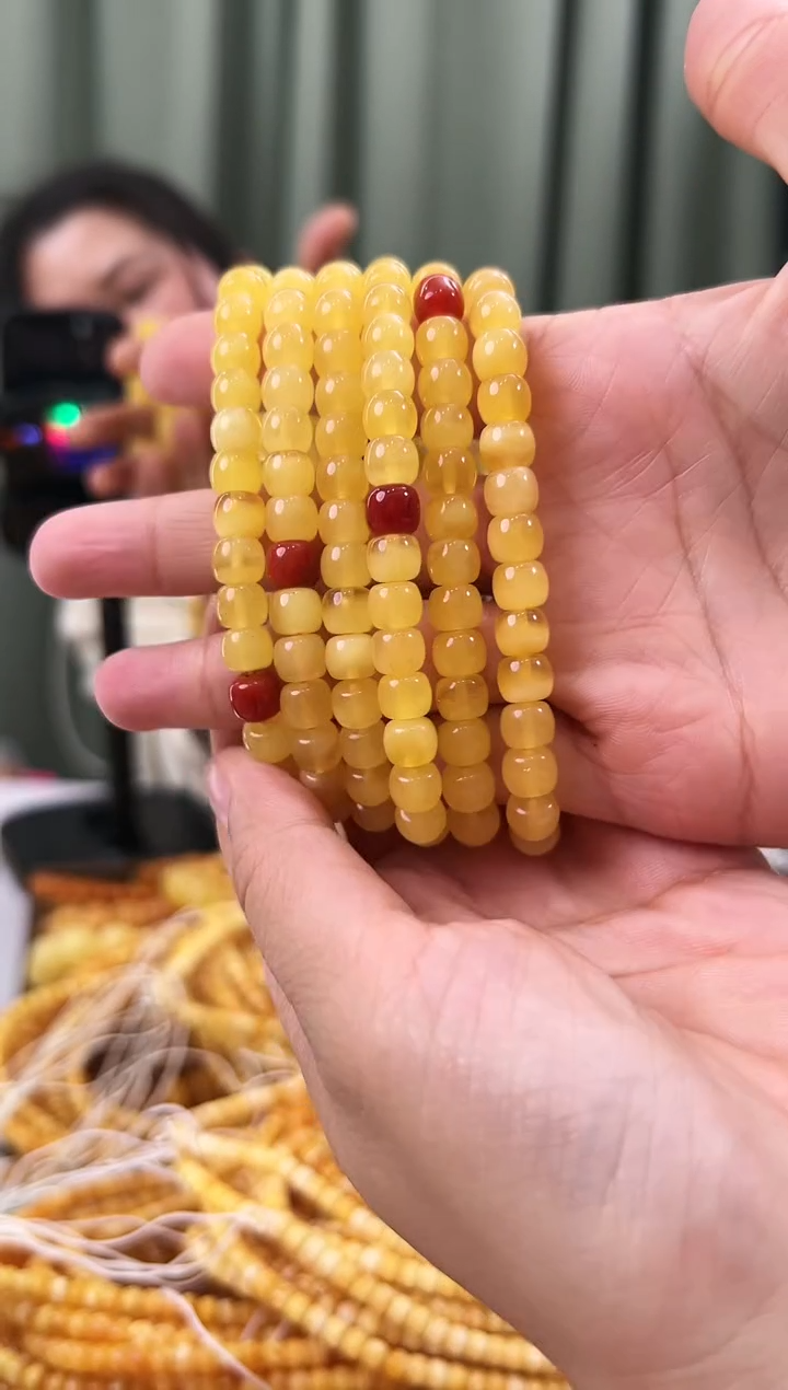 【闪购商品】琥珀手链未镶嵌蜜蜡手串多样性发其中一件