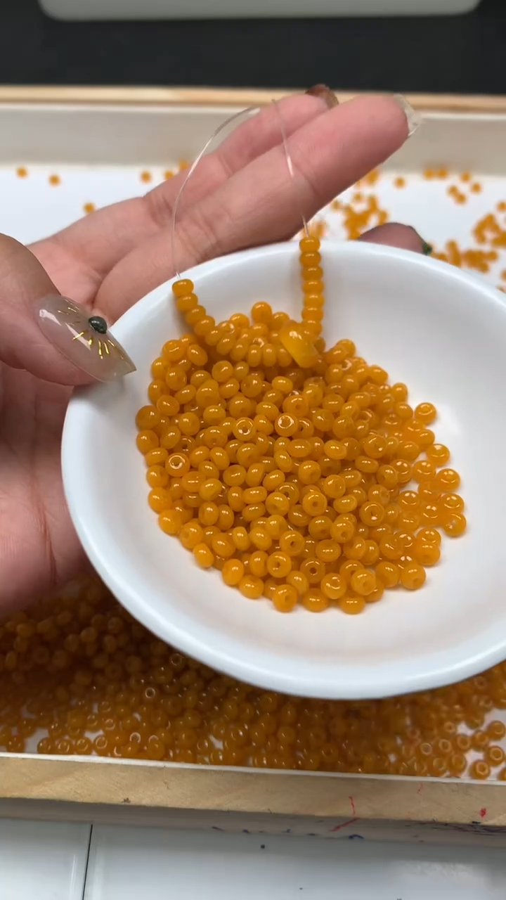 未镶嵌散珠玛瑙/玉髓E53 鸡油黄2*4mm100个8元