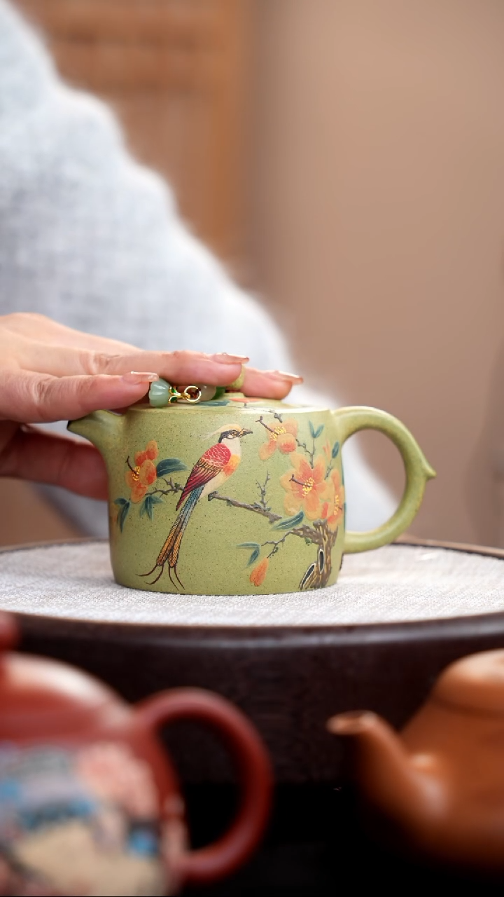 【闪购商品】紫砂茶壶豆青砂井栏泥绘花鸟