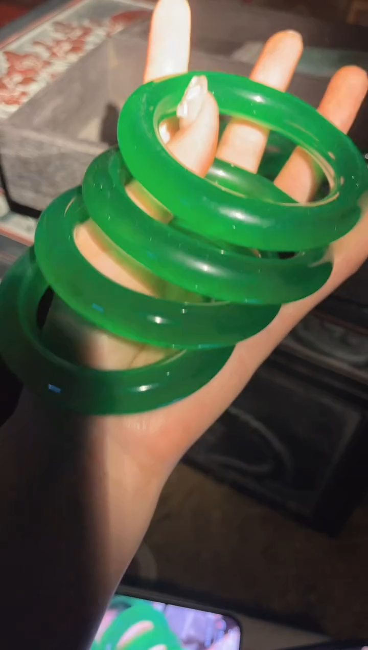 【闪购商品】【闪购商品】绿色棉絮手镯一个