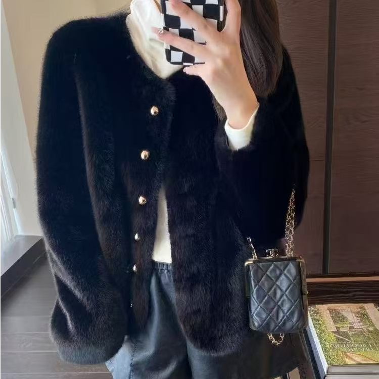 白色保暖毛毛绒外套女减龄冬季新款韩版小个子高端名媛上衣