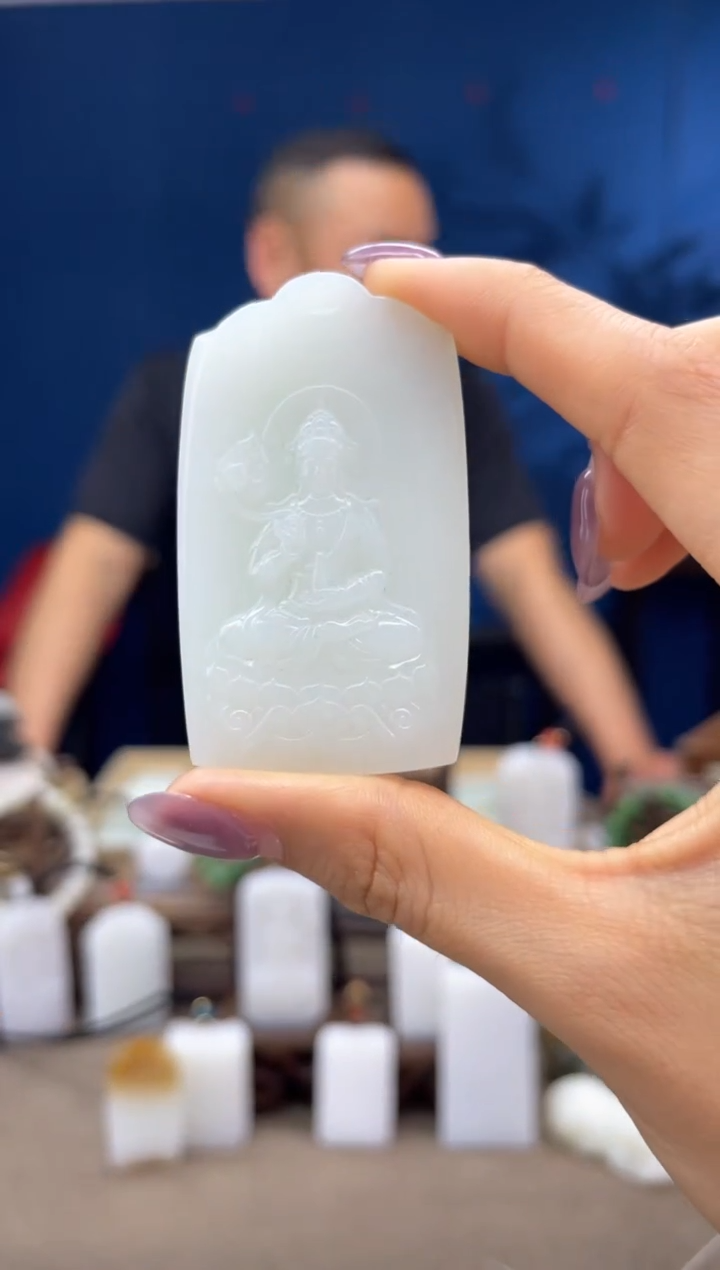 和田玉未镶嵌颈饰1