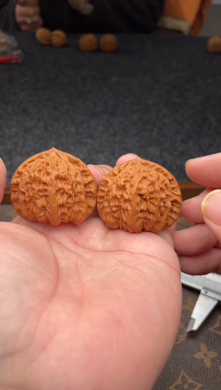 把件文玩核桃B293号43尺三角白