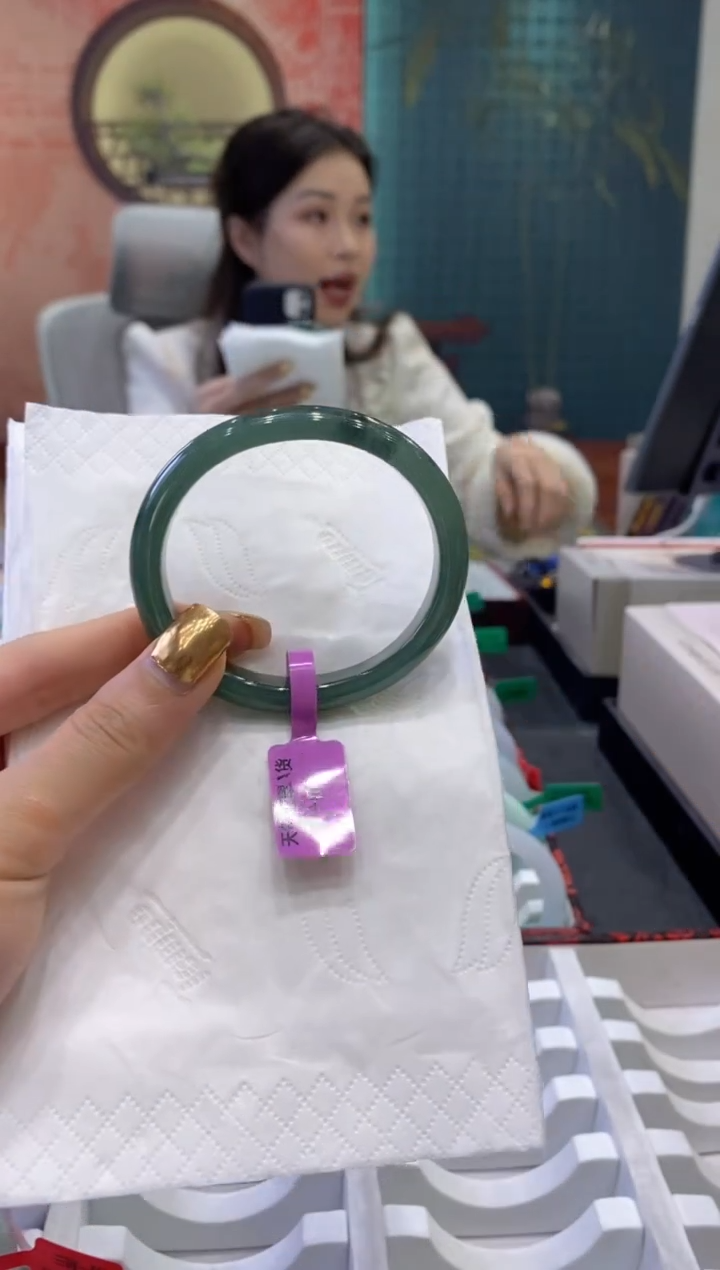 【闪购商品】翡翠手镯未镶嵌多人03876