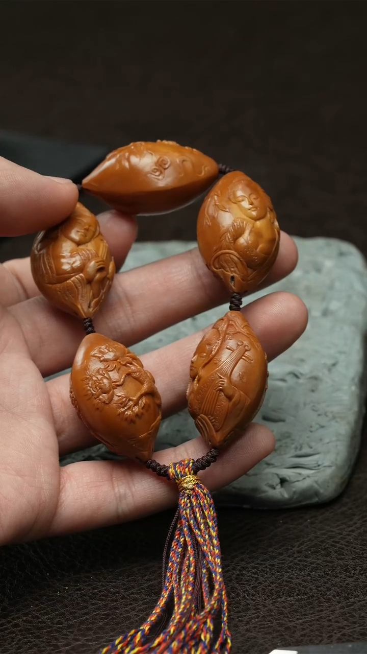 【闪购商品】橄榄核吊坠四大美女串