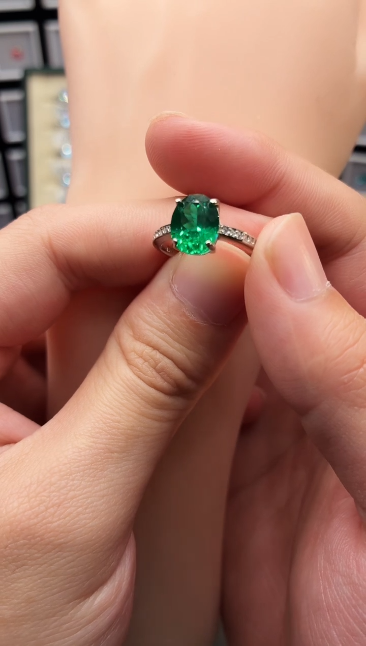 无925银轻奢沙弗绿女神戒