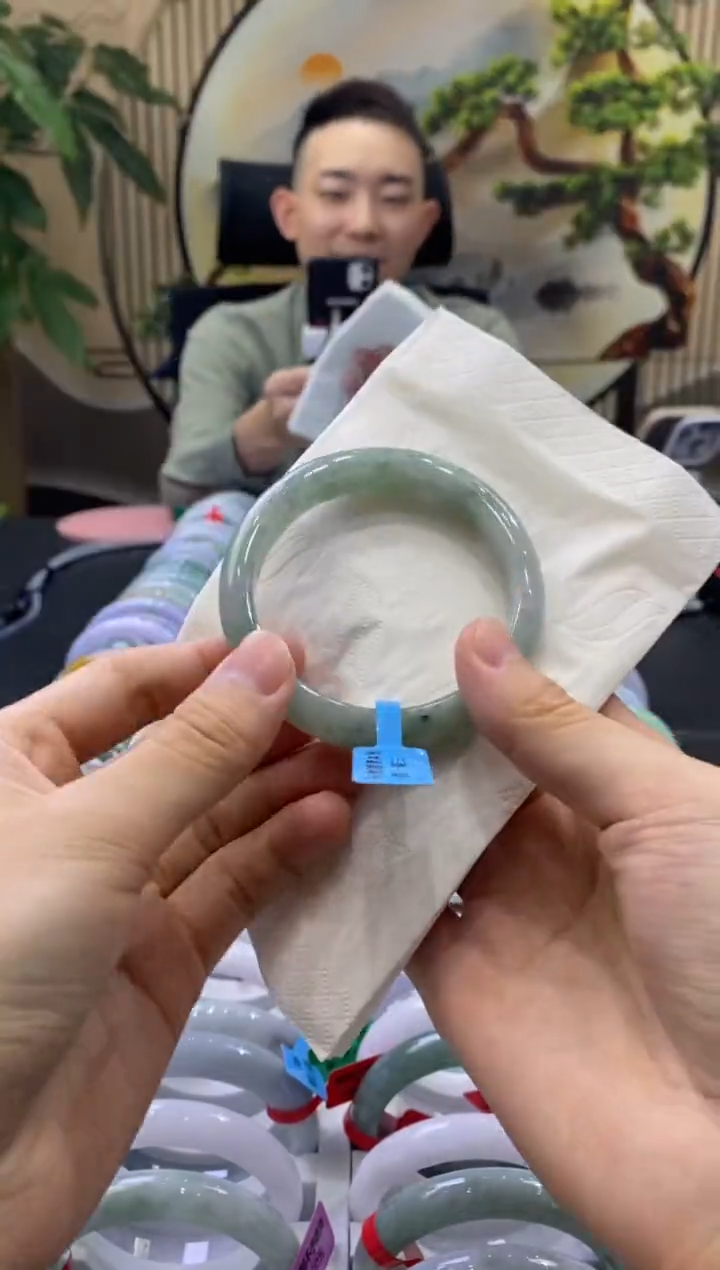 未镶嵌手镯翡翠7256