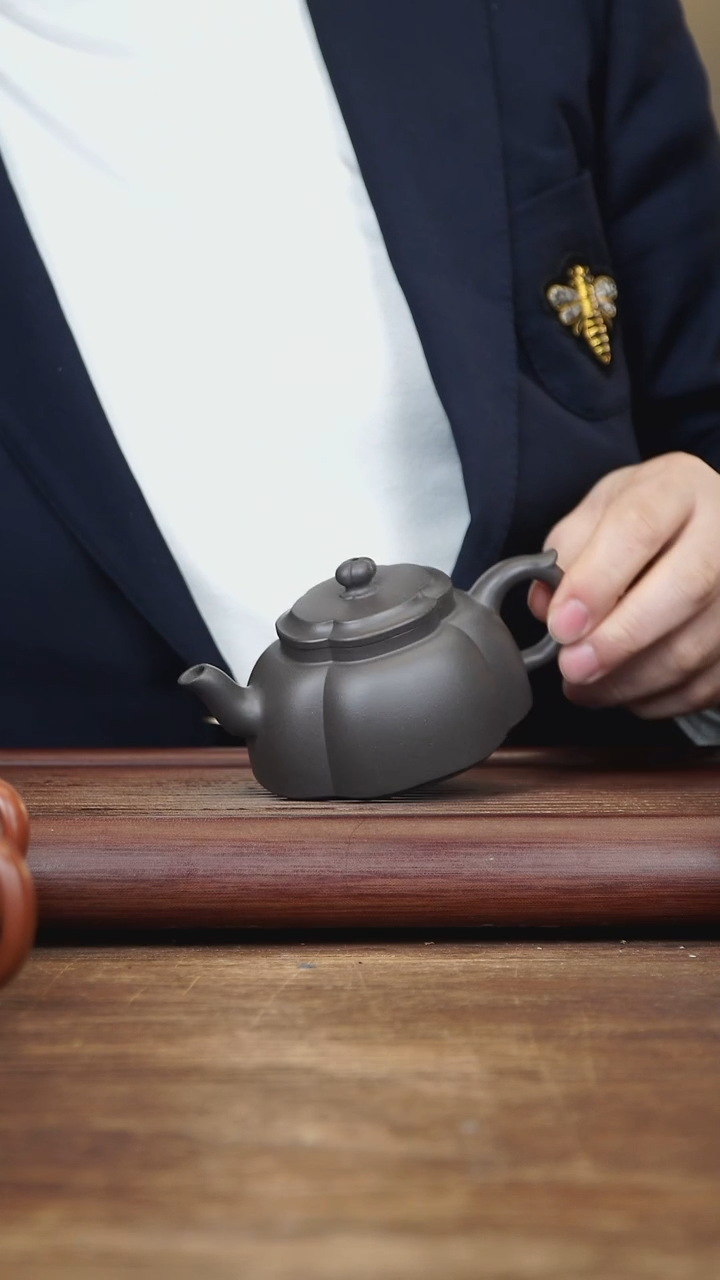 【闪购商品】紫砂茶壶180ml 腰圆海棠 青灰