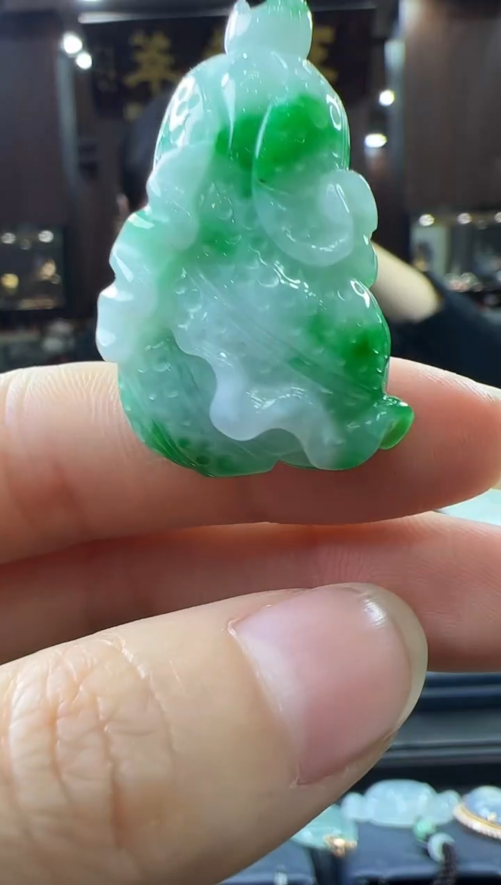 【闪购商品】翡翠挂件未镶嵌白菜